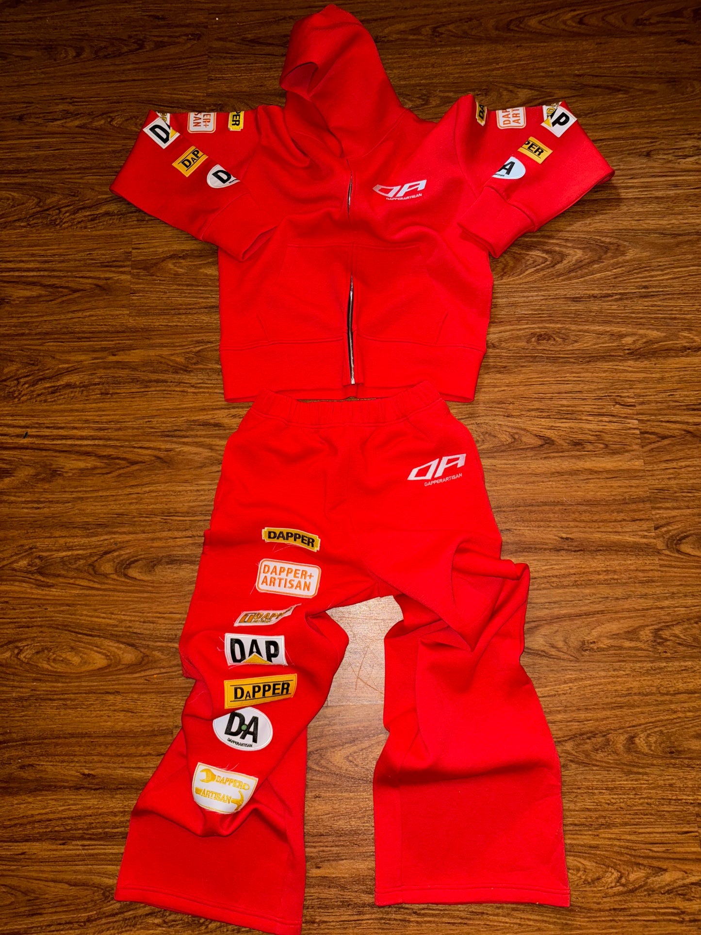 Red ˈdapər ˈärdəzn Cropped Hoodie