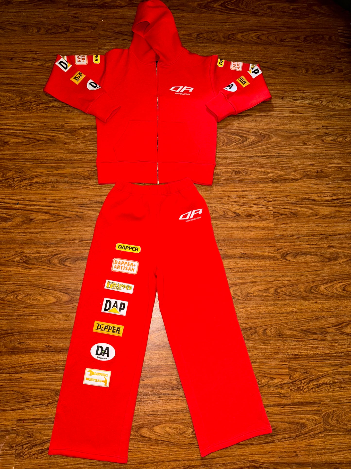 Red ˈdapər ˈärdəzn Sweatpants